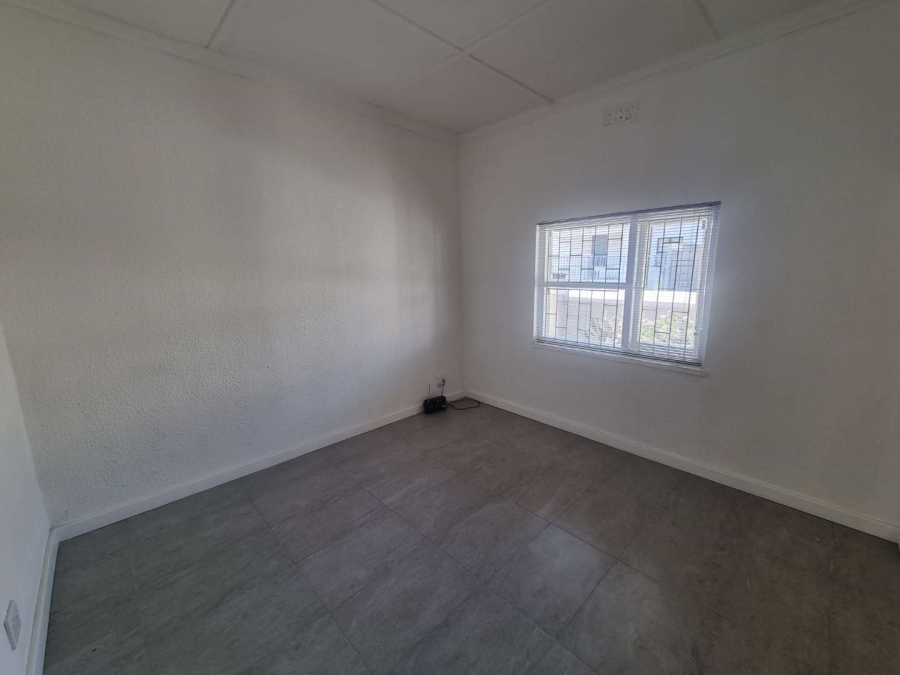 To Let 3 Bedroom Property for Rent in Wynberg Western Cape